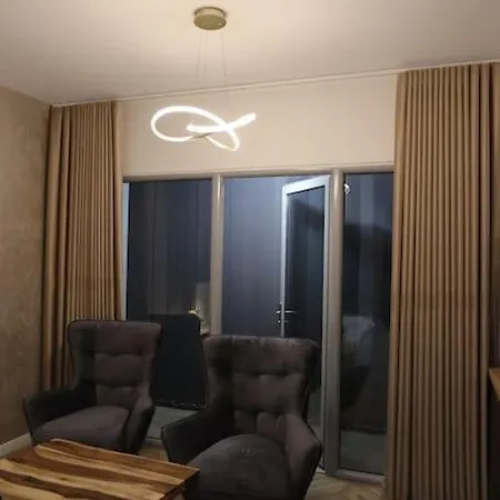 B.g Luxury Suites شقة
