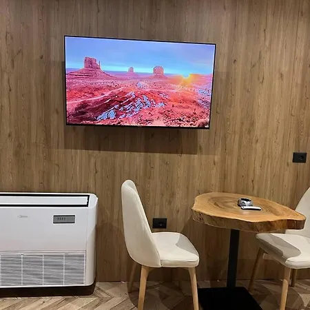 B.g Luxury Suites كورتشي