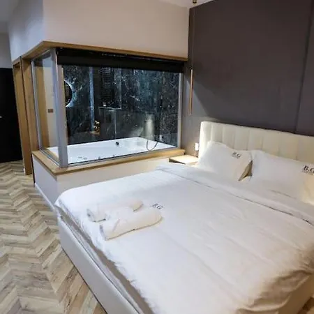 B.g Luxury Suites شقة