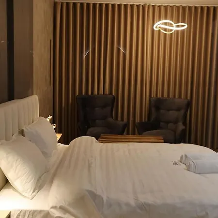 B.g Luxury Suites *